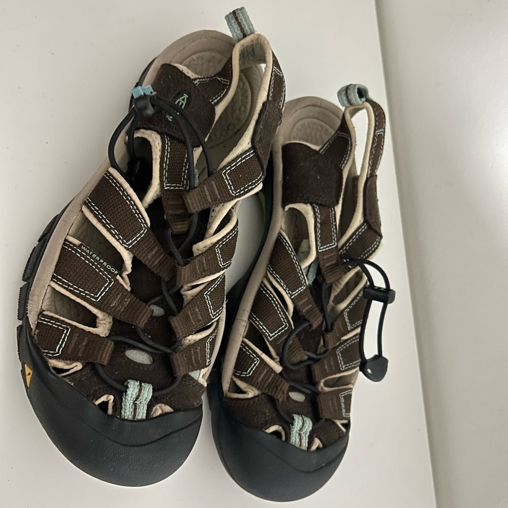 Keen shoes size 7
